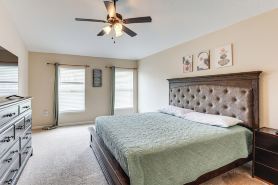 Spacious 4BR Home in Deltona w/ Screened Porch!