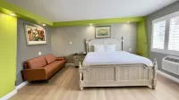 The SeaScape Inn Hotels near Lands End