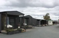 Lunar Cabins - Pools