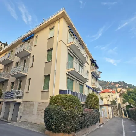 Verbena Apartment 500m from the Sea - Happy Rentals
