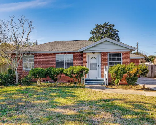 4 Mi to NAS Pensacola! Family Getaway w/ Pool Hotels in Warrington