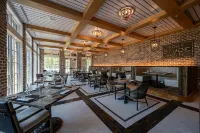 Camp Creek Inn
