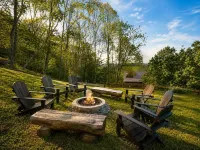 Sunrise Views + Hot Tub + Fire Pit - Near Hawksnest Hotels in Seven Devils
