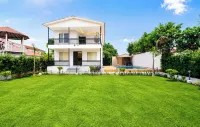 4 Bedroom Farmhouse With Private Pool In Noida Hotels in 