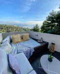 Room-Luxury Suite with a Queens Double b - 2-Star