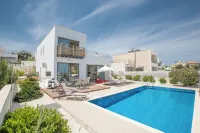 Latchi Esprit Villa Ev23 - Merinäköala