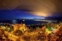 Seaside Family Haven - Avia's Spacious Getaway - 2-Star