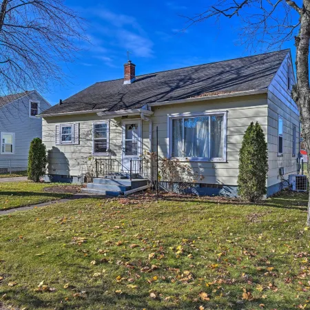 Charming Family Home ~ 4 Mi to Granite Peak!