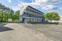 Island View Motel - Motels