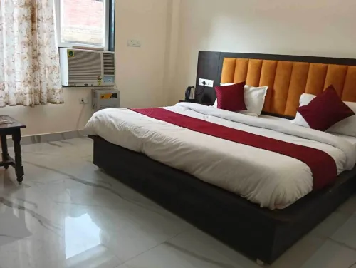 Hotel Aryanandan - Near Ram Mandir - Balkoner