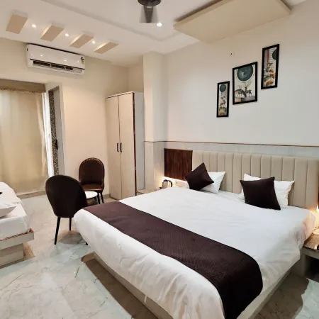Hotel Maniratna Premium