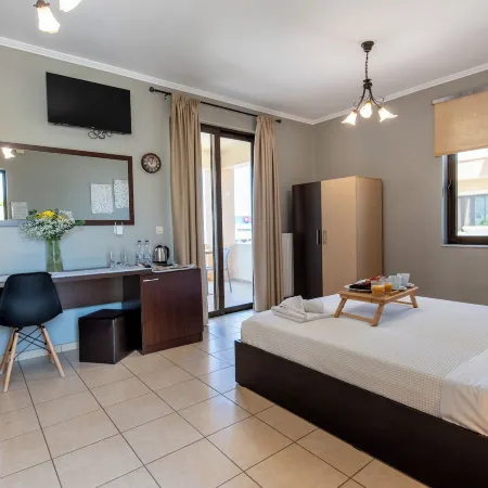 Villa Gereoudis Sea View Rooms Pool & Bar