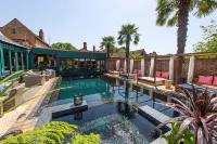 Crazy Bear Beaconsfield - piscina