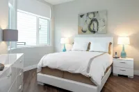 Global Luxury Suites at Downtown Mountain View - Pools