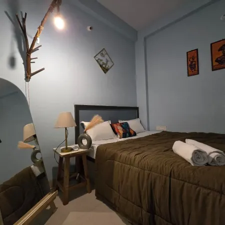 The white Town Homestay