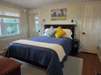 Charming retro house on University Ave, walking distance from WVU Stadium. - 3 tähden