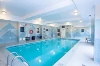 Sandman Hotel Vancouver Airport - Pools