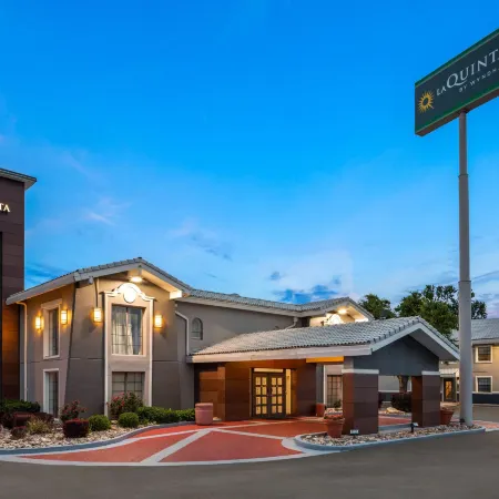 La Quinta Inn by Wyndham Omaha West