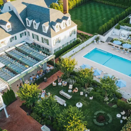 Canoe Place Inn & Cottages