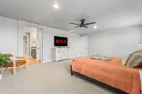 Spacious 5BR - Gamer Room - Hot Tub & Basketball -  case vacanza in affitto