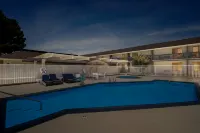 Red Roof Inn & Suites Ridgecrest - Pool