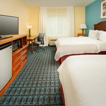 Fairfield Inn & Suites Marshall