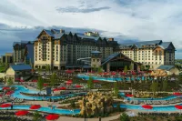 Gaylord Rockies Resort & Convention Center - Pools