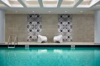Calgary Airport Marriott In-Terminal Hotel - Swimmingpools
