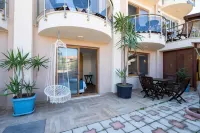 Cunda Giritlioğlu Otel Adult Only - parkir