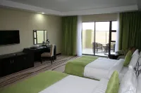 Crossroads Hotel Blantyre - balcony