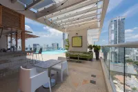 Hampton by Hilton Cartagena - สระว่ายน้ำบนดาดฟ้า