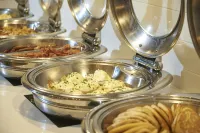 DoubleTree by Hilton Princeton - breakfast