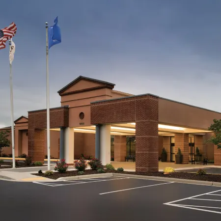 DoubleTree by Hilton Hotel Milwaukee - Brookfield