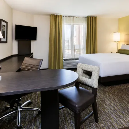 Candlewood Suites PEARL by IHG