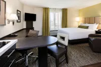 Candlewood Suites PEARL by IHG - 2-Star