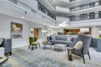 Embassy Suites by Hilton Louisville East - parking