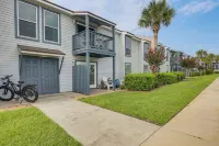 < Half-mi to Fort Clinch Beach! Condo w/ Balcony - de playa