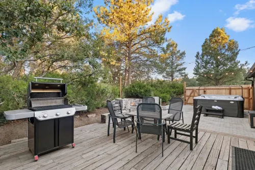 Wilderness Haven with Hot Tub in Franktown - 4 estrellas