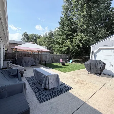 Laketime Cottage Lake Milton Oh. Wifi, Smart TVs Fireplace, Bikes, Paddle Board.