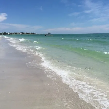 3Bd 3ba Island Oasis                 Beach Front with a Dock-Perfect Event Space
