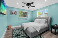 < 3 Mi to Hard Rock Stadium! Family-friendly Home - Country Houses