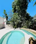 Private Jungle Retreat w Lagoon, Walk to Beach - Homestays