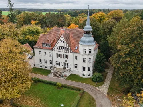 Schloss Sigrön - piscine