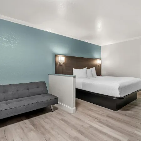Travelodge by Wyndham Lemoore Near Naval Air Station