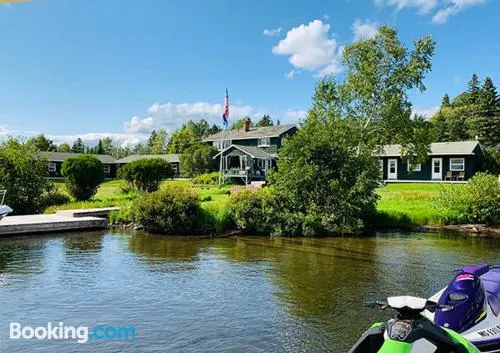 蘭奇利鎮與湖酒店