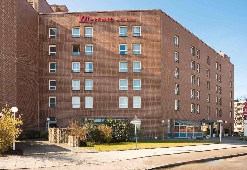 Mercure Hotel Munich Neuperlach SudOver view
