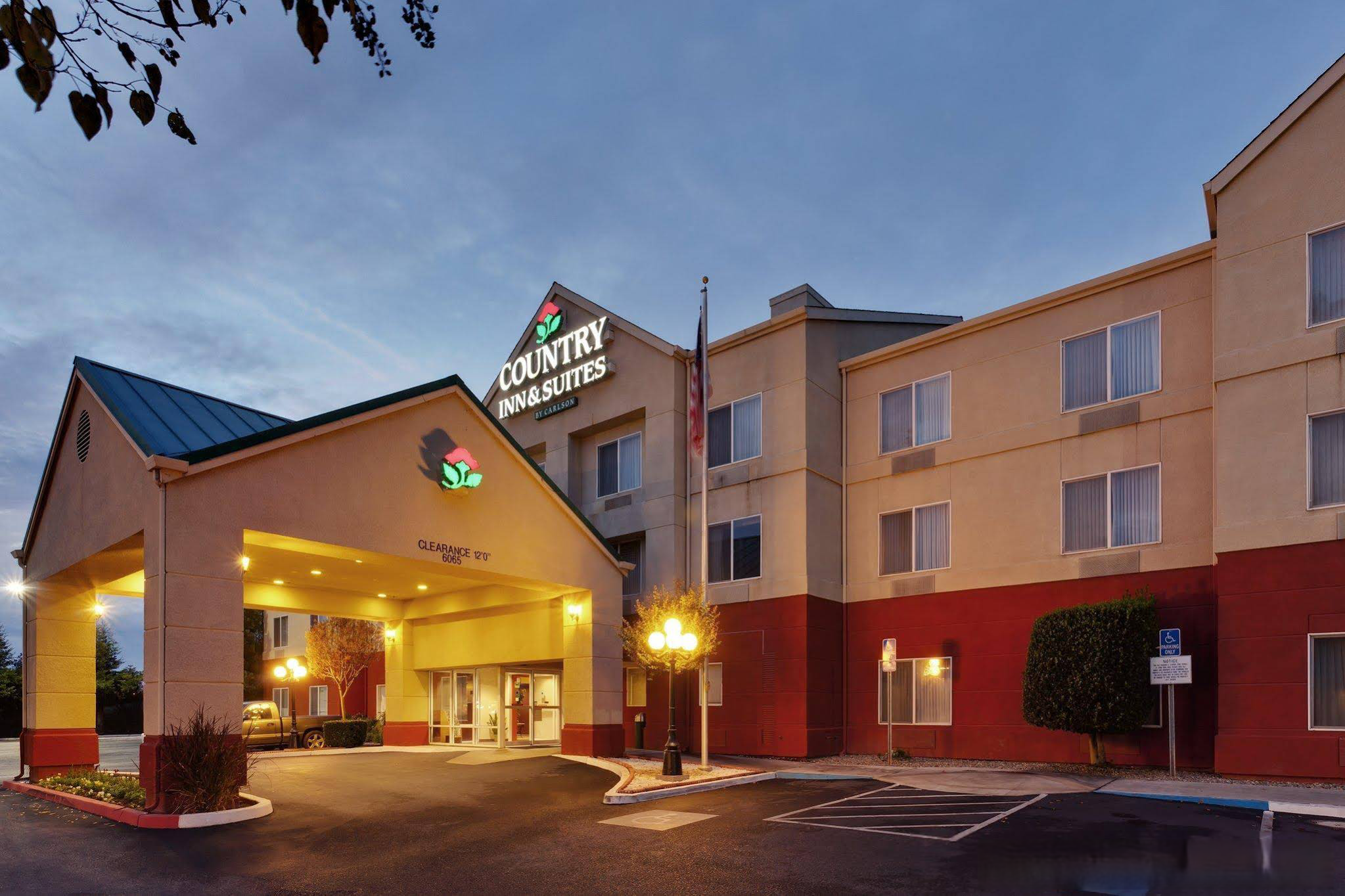 Country Inn & Suites by Radisson, Fresno North, CA