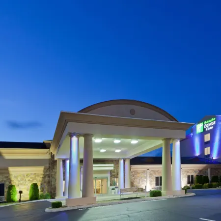 Holiday Inn Express & Suites CHRISTIANSBURG by IHG