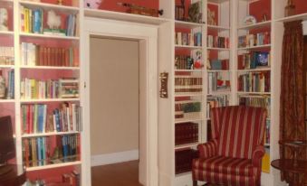Daisy Hill Bed and Breakfast - Housity