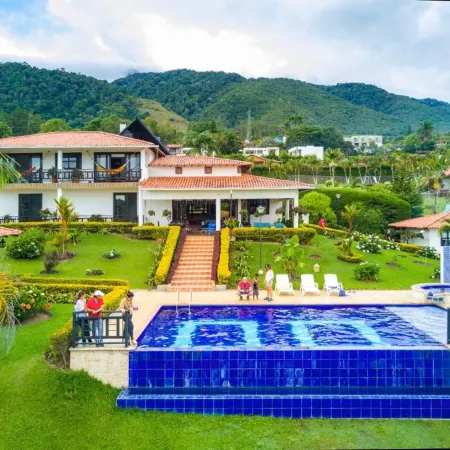 Finca Lago Calima with Excellent View